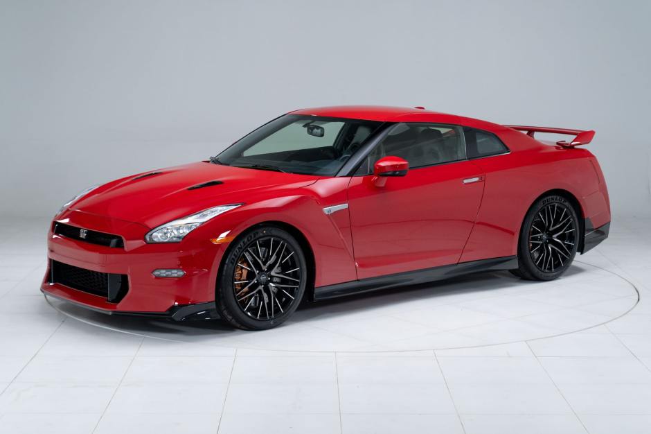 2024 Nissan GT-R sold at auction for $141,000