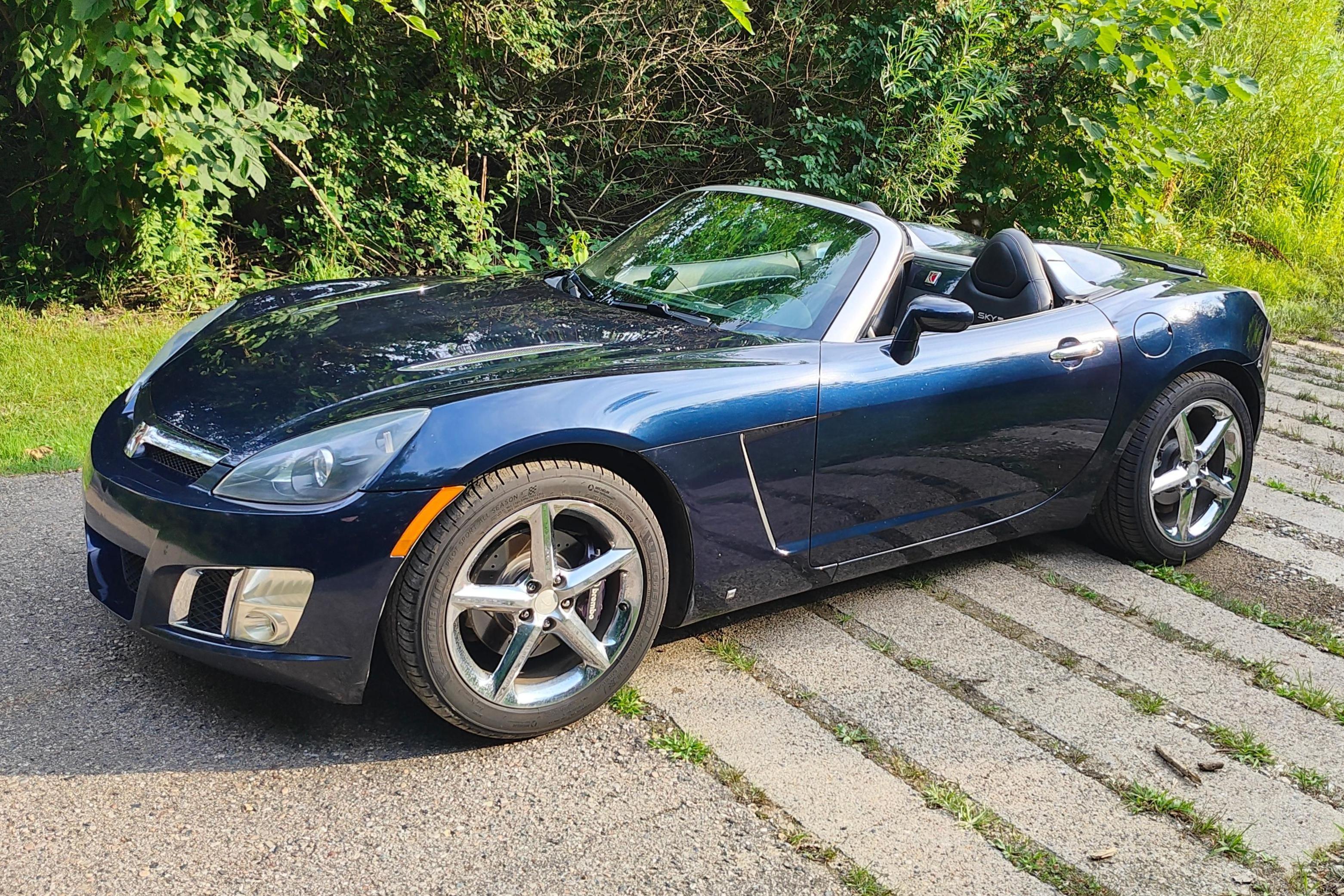 2007 Saturn Sky sold at auction for $7,000