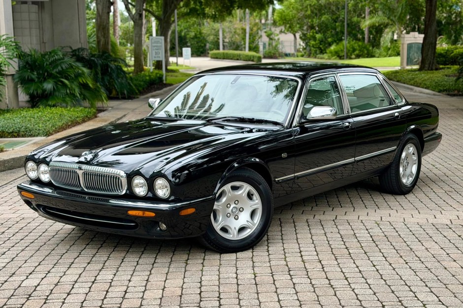 2003 Jaguar XJ sold at auction for $13,750