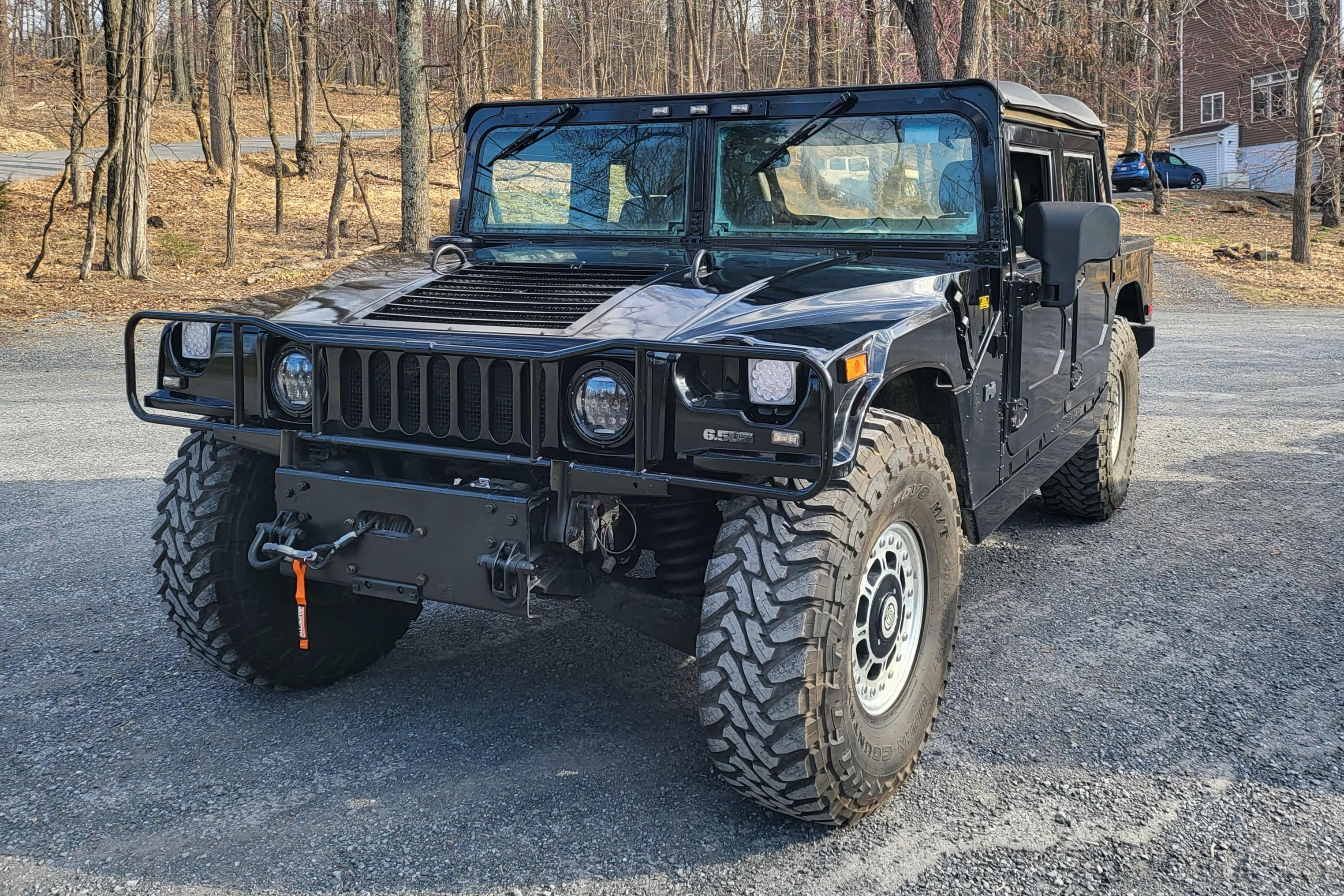 2002 Hummer H1 sold at auction for $34,750