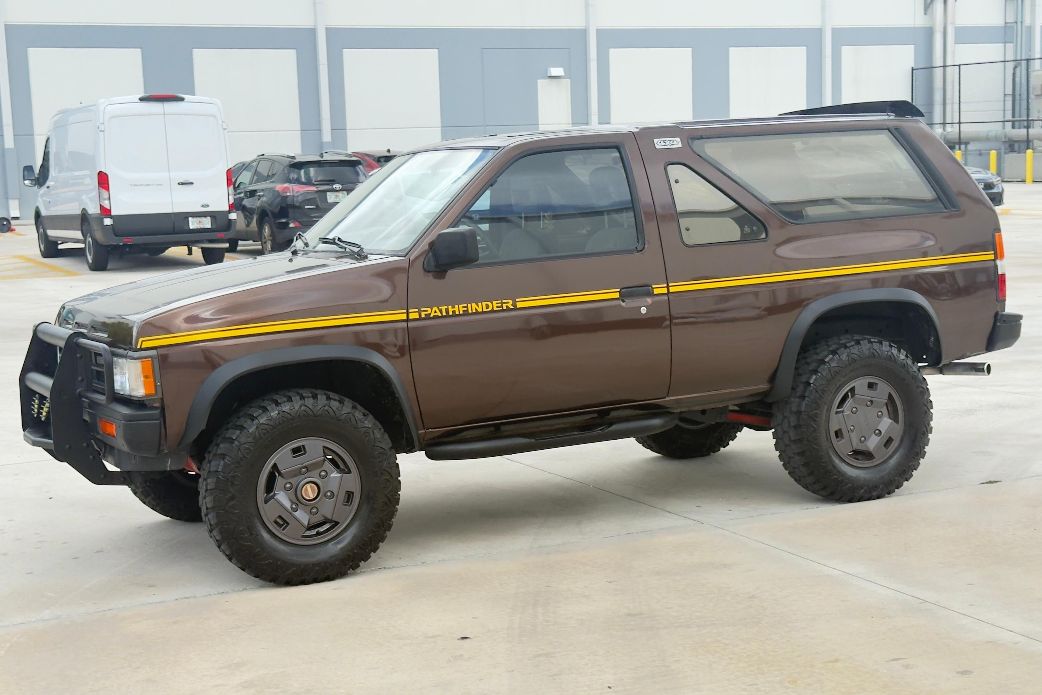 1989 Nissan Pathfinder sold at auction for $11,100