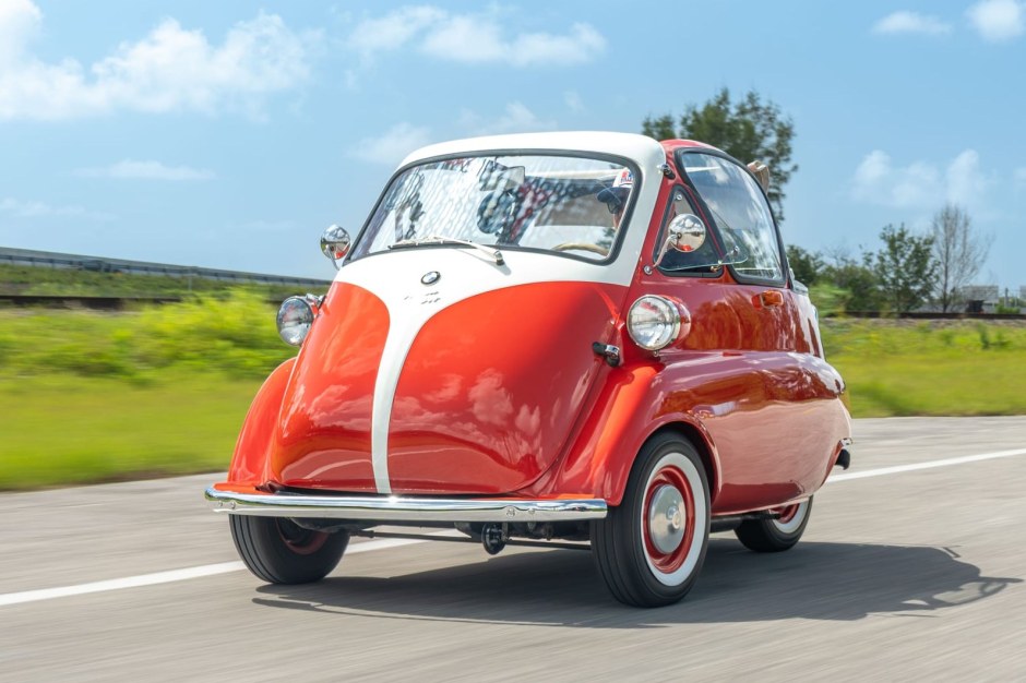 1956 BMW Isetta sold at auction for $37,000