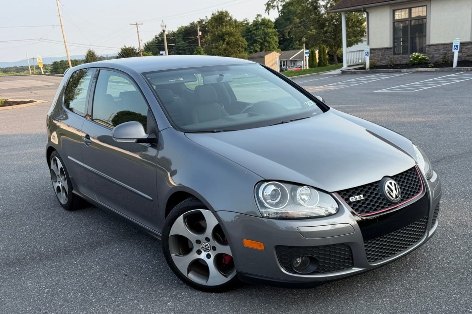 2008 Volkswagen GTI sold at auction for $9,550