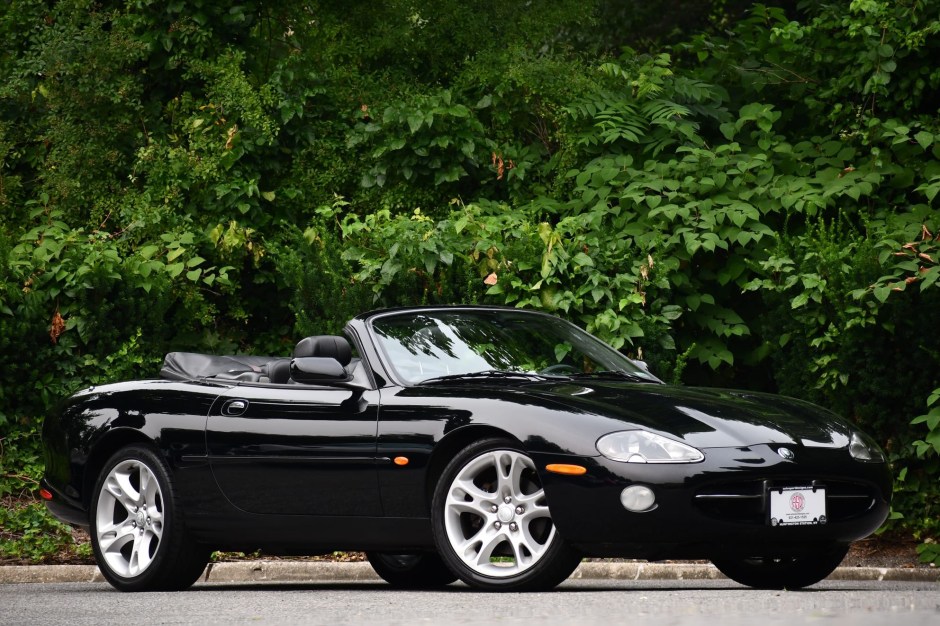 2003 Jaguar XK8 sold at auction for $15,500