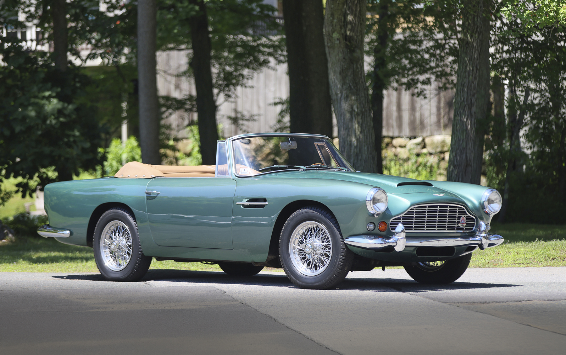 1963 Aston Martin DB4 sold at auction for $819,000