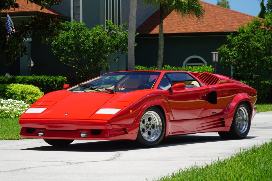 1989 Lamborghini Countach sold at auction for $938,000