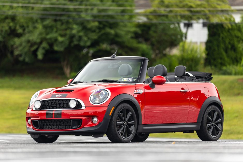 2013 Mini Cooper sold at auction for $9,500