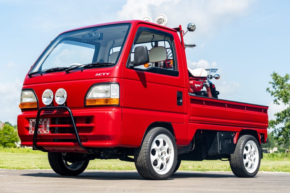 1995 Honda Acty sold at auction for $16,250