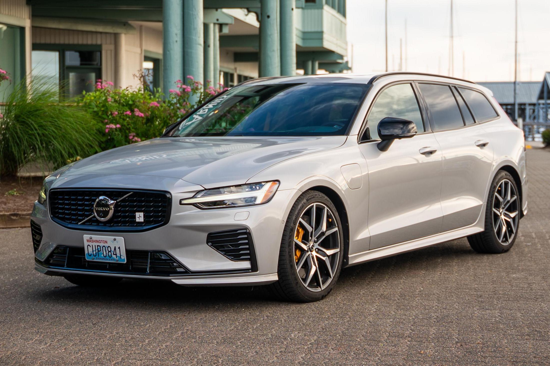 2023 Volvo V60 sold at auction for $61,500