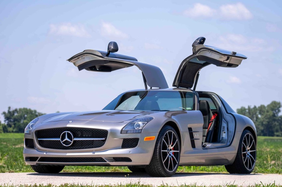 2013 Mercedes-Benz SLS AMG sold at auction for $380,000