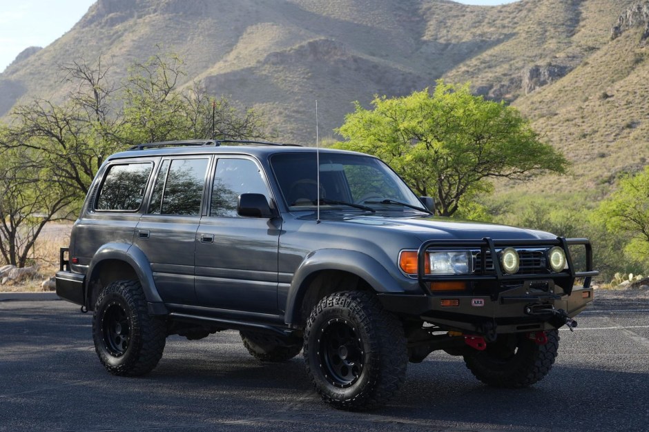 1995 Toyota Land Cruiser 80 Series sold at auction for $14,250
