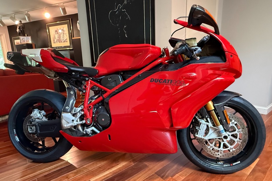 2005 Ducati 999 sold at auction for $19,500