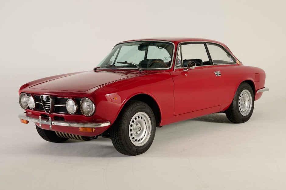 1971 Alfa Romeo GTV sold at auction for $25,250