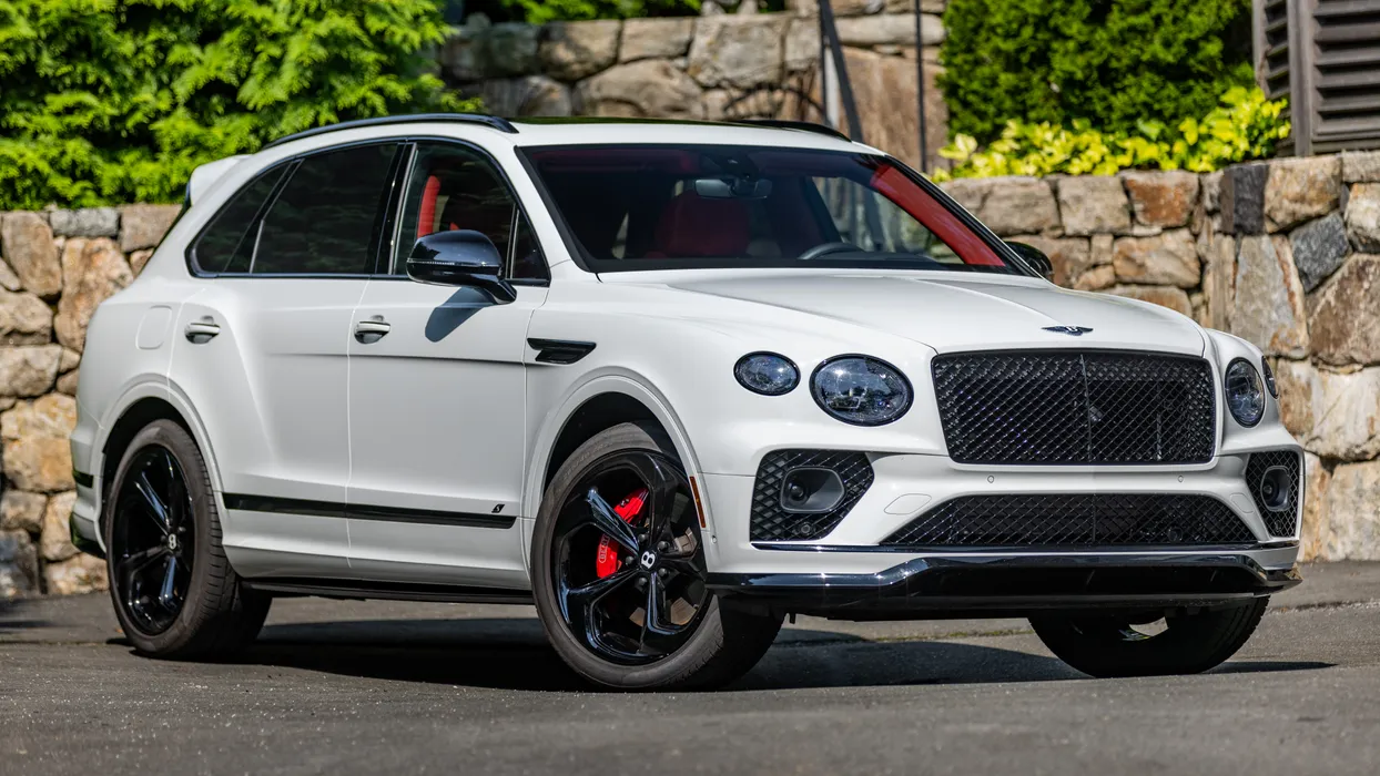 2023 Bentley Bentayga sold at auction for $149,000