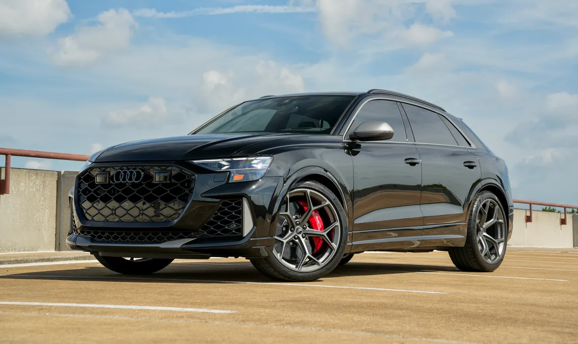 2025 Audi RS Q8 sold at auction for $127,000