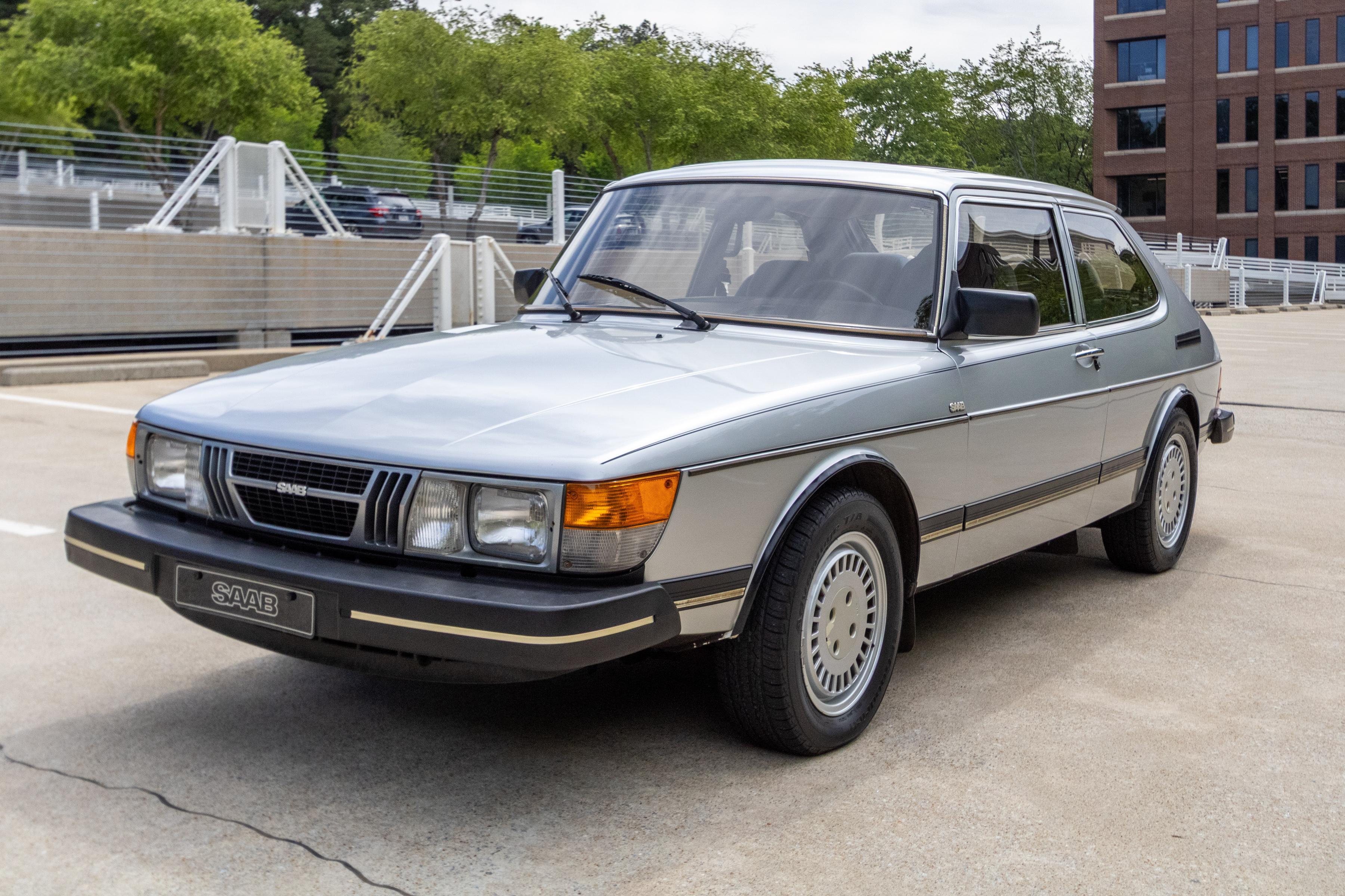 1983 Saab 900 sold at auction for $5,500