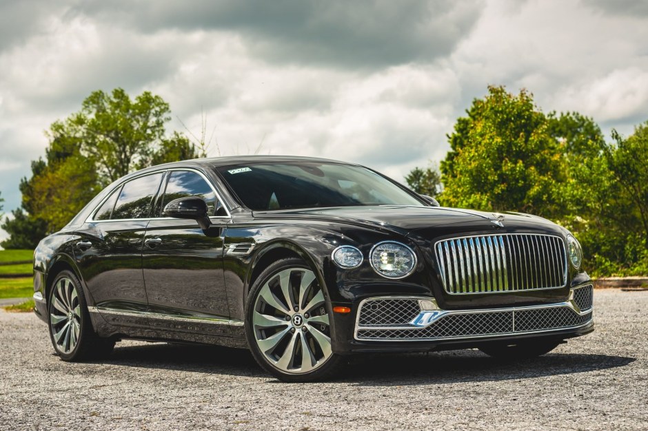 2020 Bentley Flying Spur sold at auction for $100,000