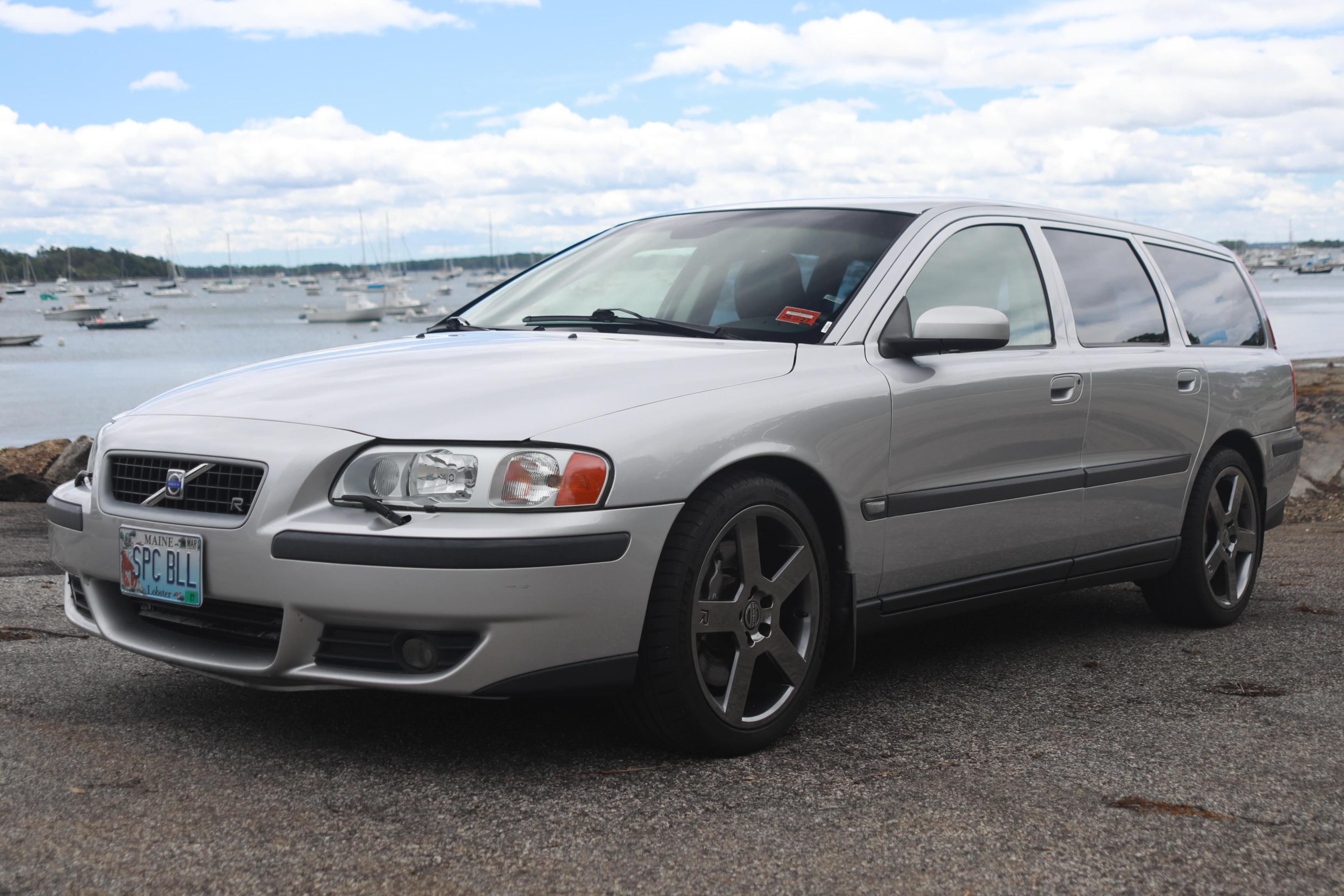 2004 Volvo V70 sold at auction for $18,000