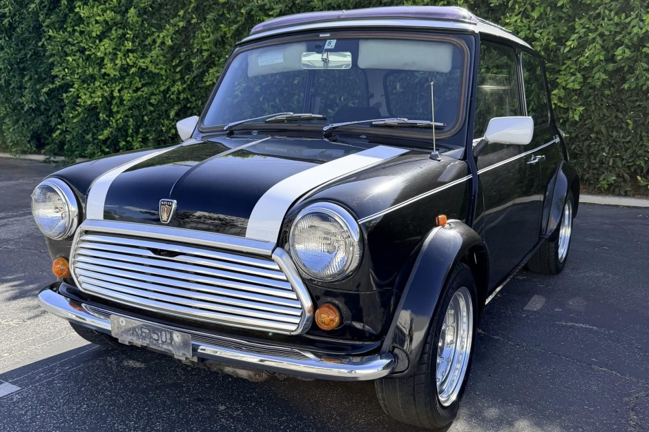 1990 Rover Mini sold at auction for $9,358