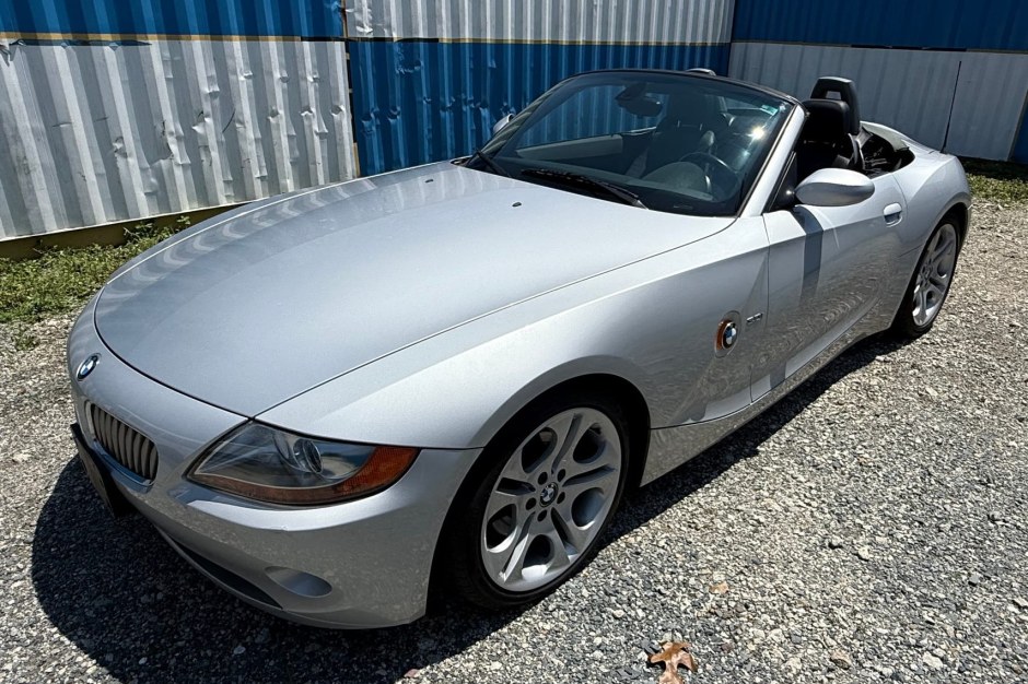 2003 BMW Z4 sold at auction for $8,200