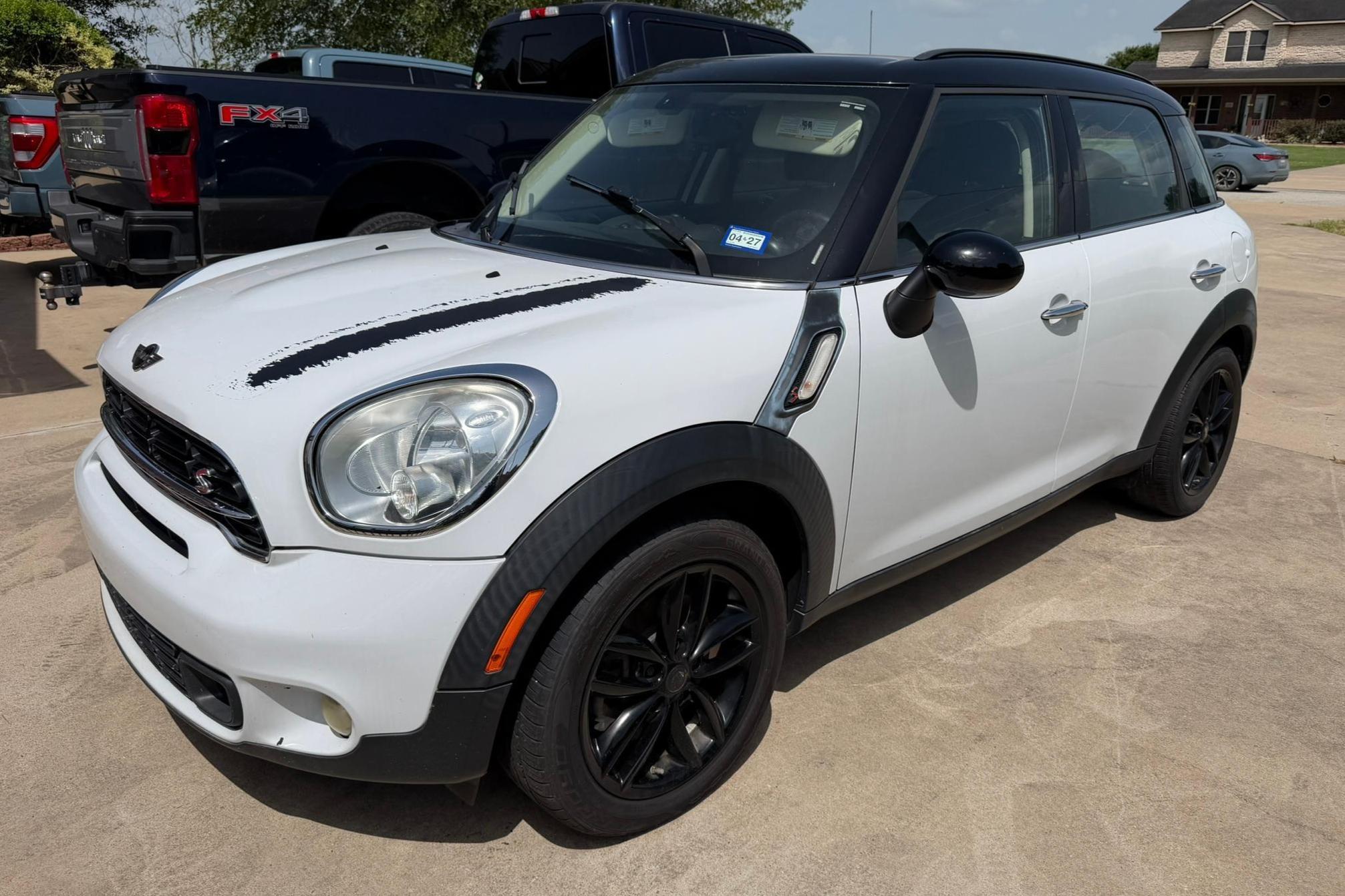 2016 Mini Countryman sold at auction for $5,200