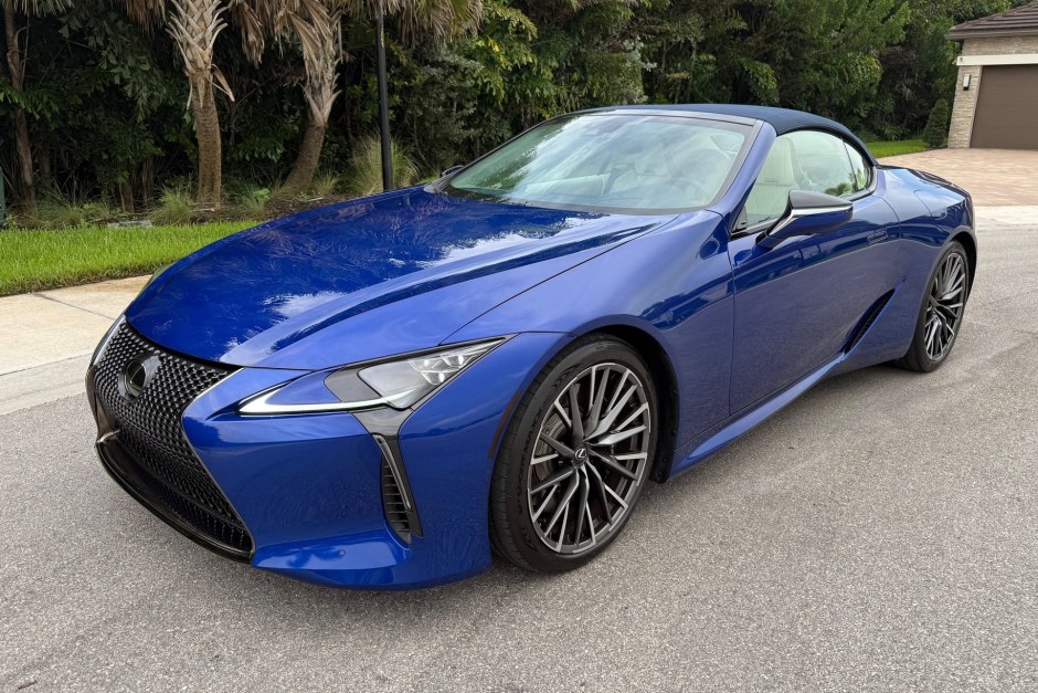 2025 Lexus LC sold at auction for $140,000