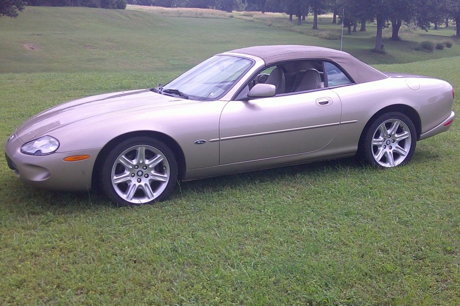 2000 Jaguar XK8 sold at auction for $5,900