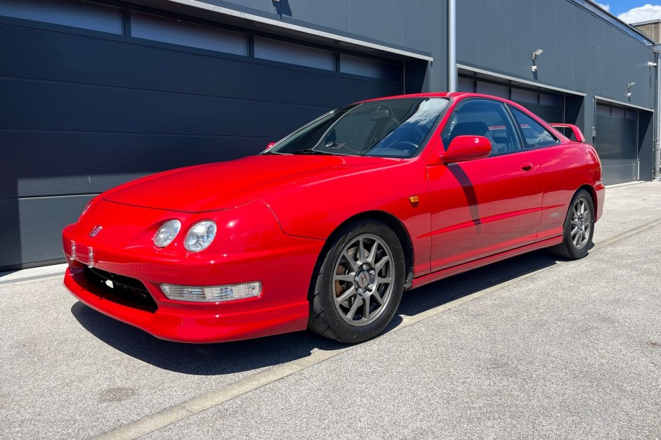 1999 Acura Integra sold at auction for $25,500