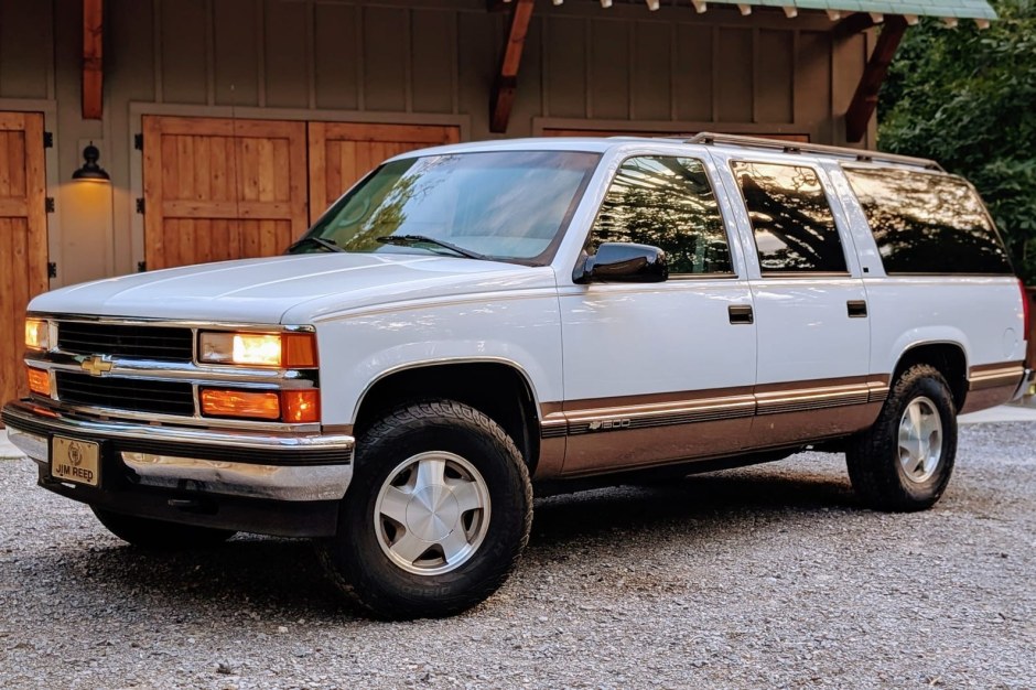 1996 Chevrolet Suburban sold at auction for $24,000