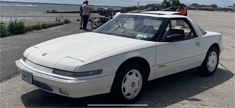1991 Buick Reatta sold at auction for $6,950