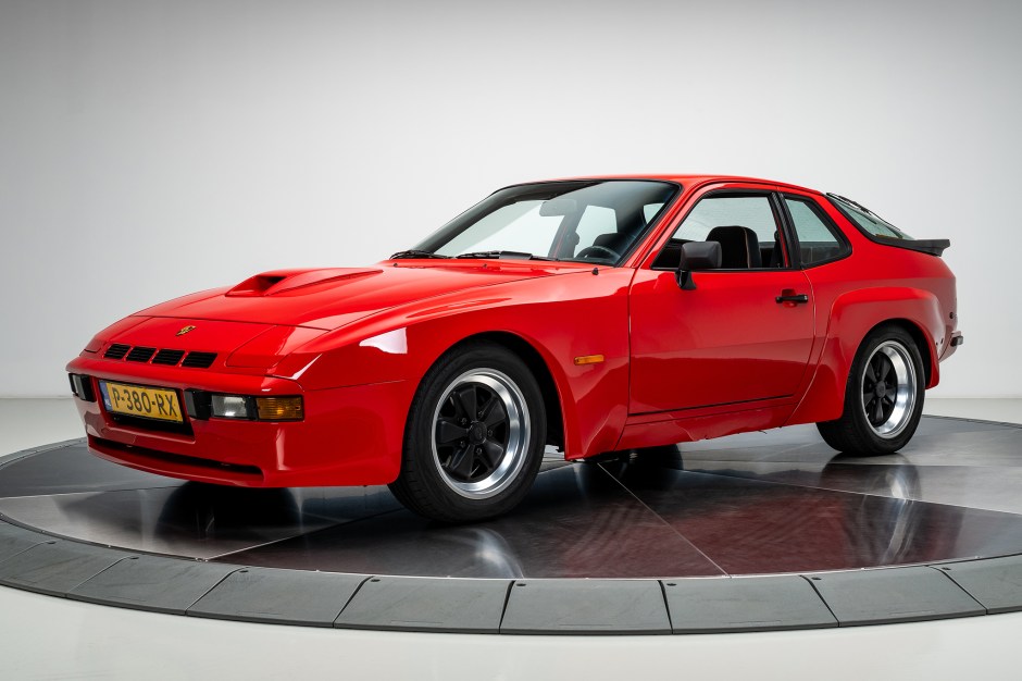 1981 Porsche 924 sold at auction for $90,000