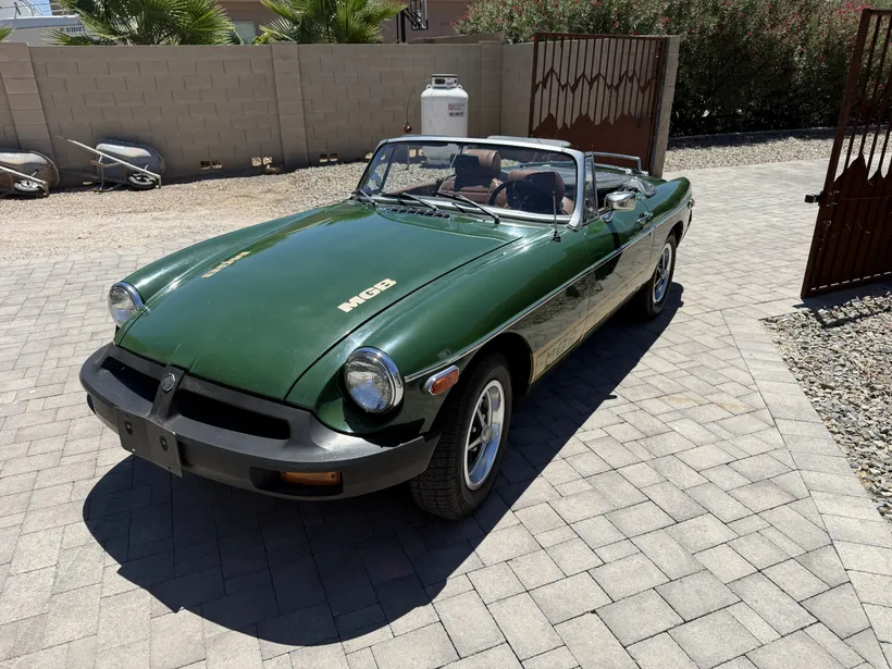 1977 MG B sold at auction for $7,600