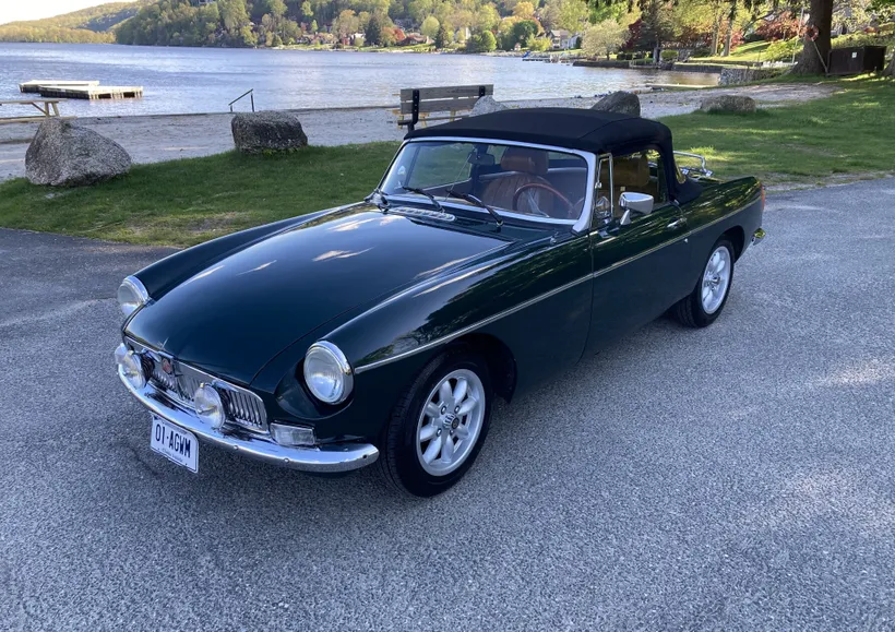1980 MG B sold at auction for $10,550