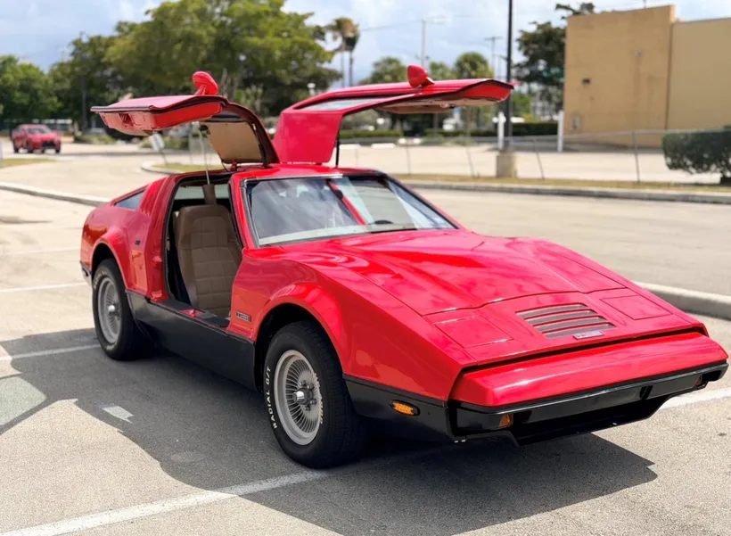 1975 Bricklin SV-1 sold at auction for $27,500