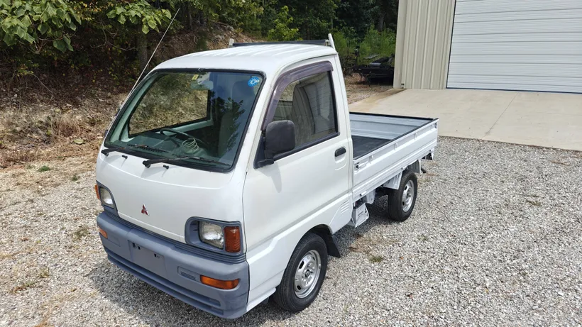 1996 Mitsubishi Mighty Max sold at auction for $5,200
