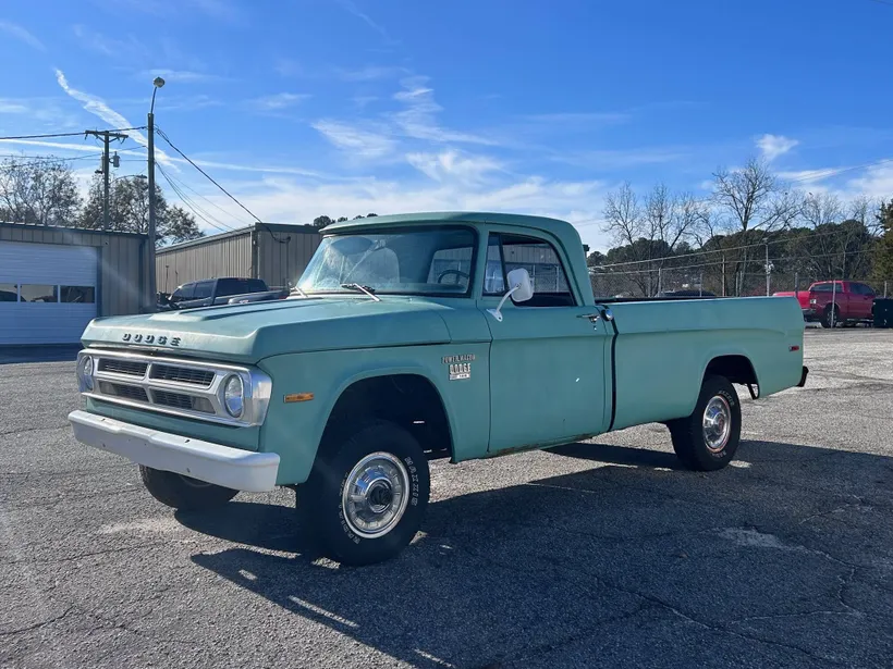 1970 Dodge A100 sold at auction for $9,800