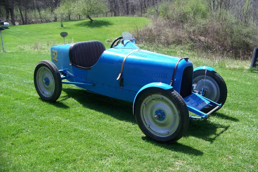 1925 Ford Model T sold at auction for $19,000
