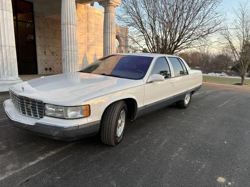 1995 Cadillac Fleetwood sold at auction for $11,500