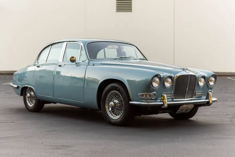 1967 Jaguar 420 sold at auction for $28,000