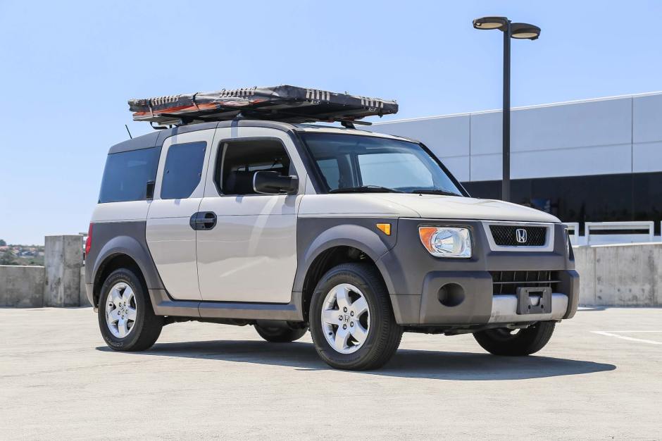 2005 Honda Element sold at auction for $8,050