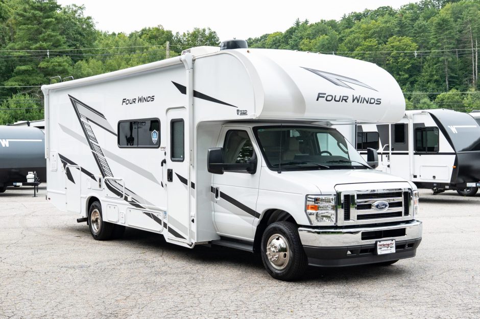 2025 Ford Econoline sold at auction for $63,580