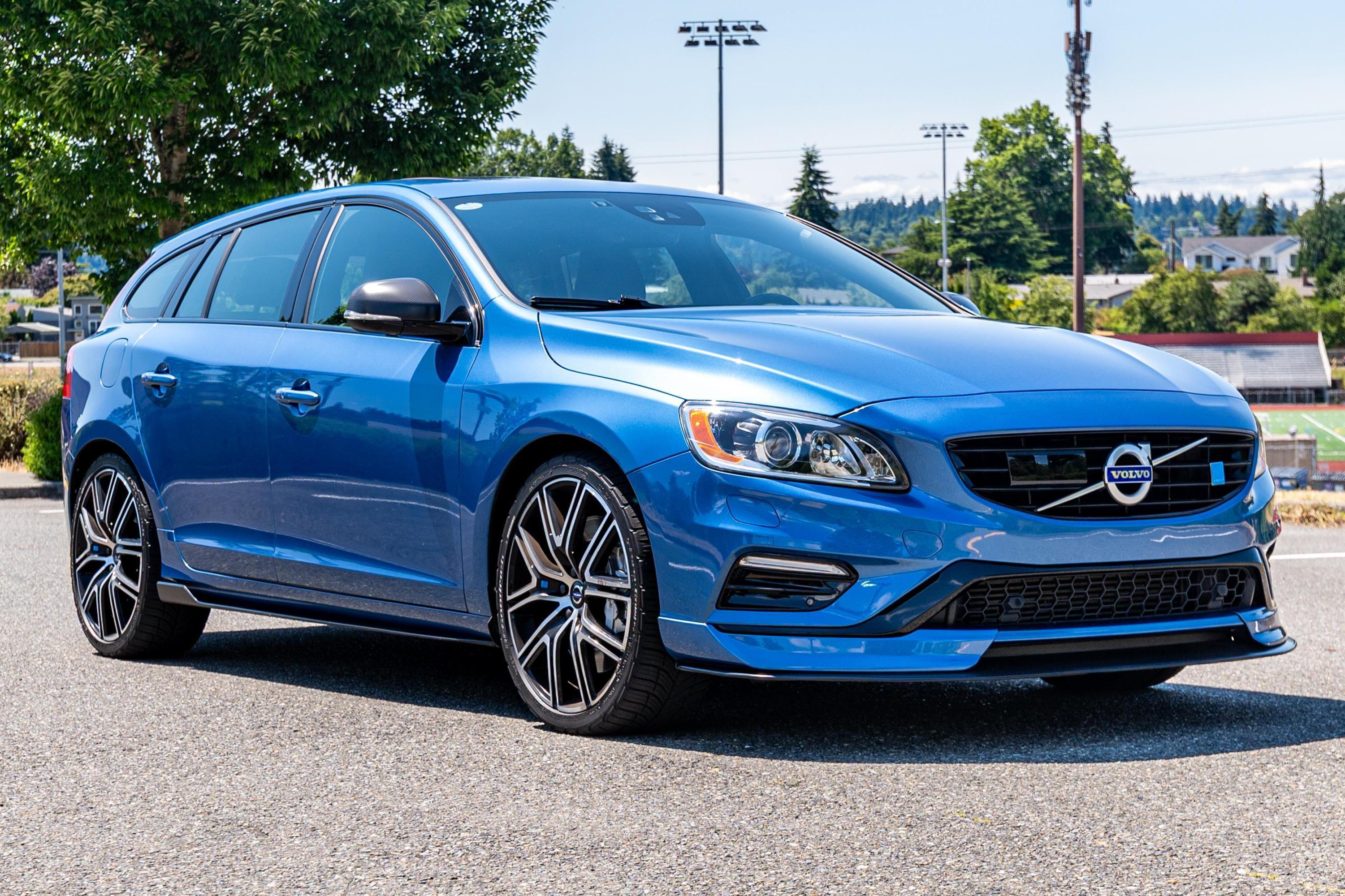 2018 Volvo V60 sold at auction for $28,000