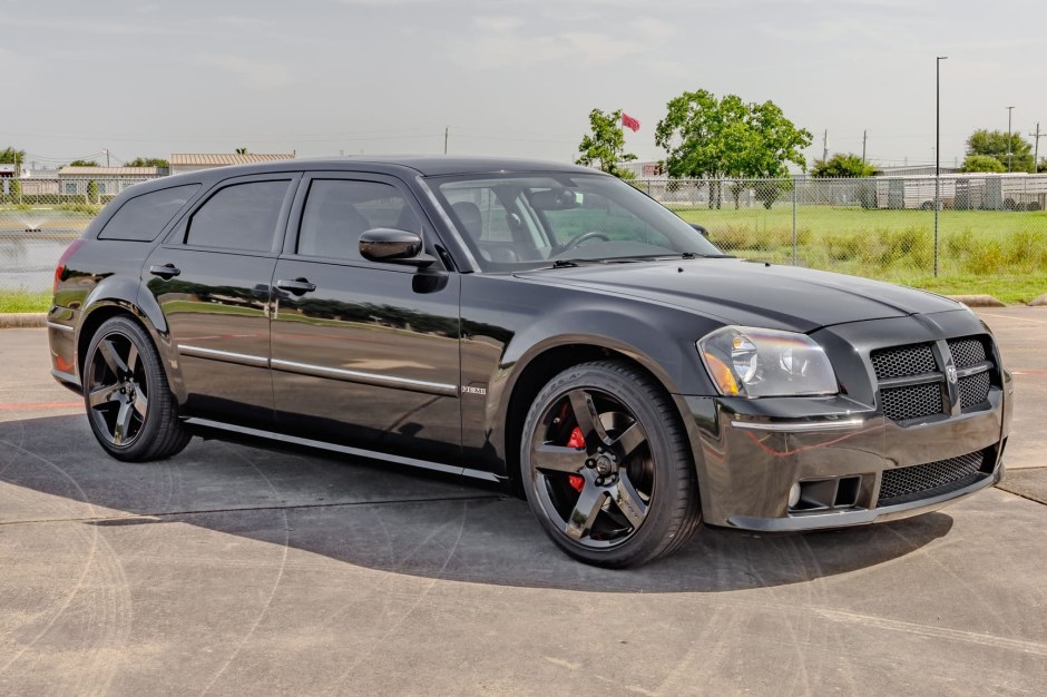 2006 Dodge Magnum sold at auction for $21,250