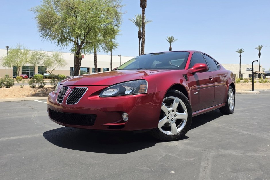 2008 Pontiac Grand Prix sold at auction for $10,750