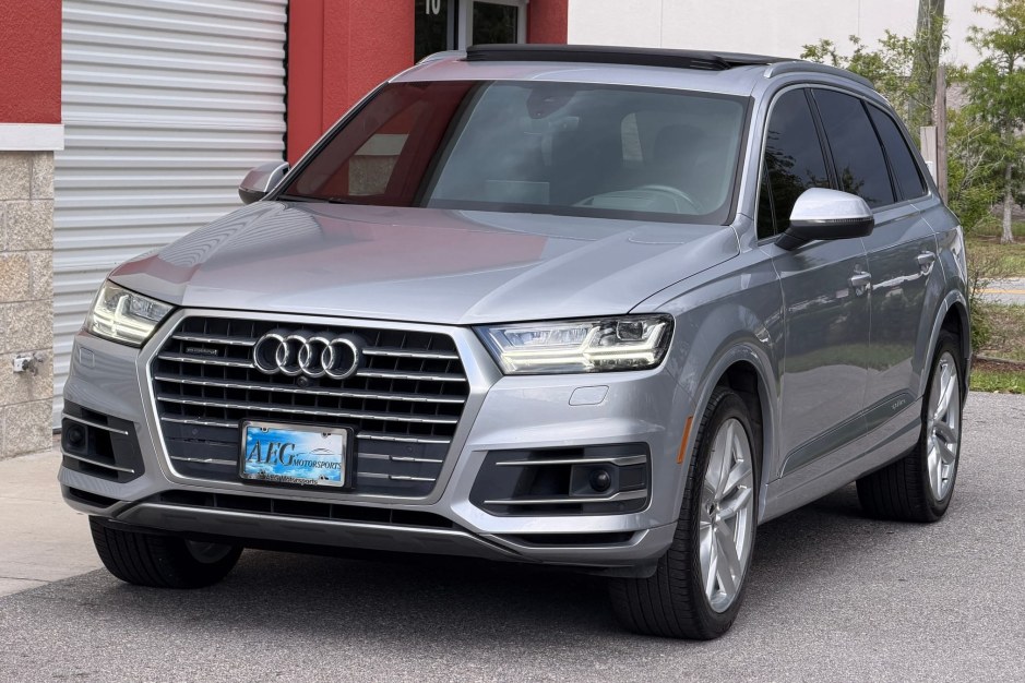 2018 Audi Q7 sold at auction for $14,250