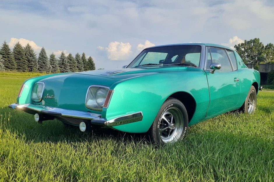 1980 Studebaker Avanti sold at auction for $19,250