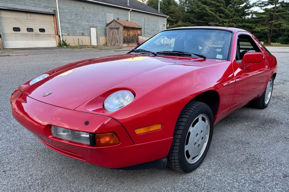 1988 Porsche 928 sold at auction for $26,000