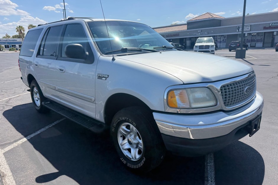 1999 Ford Expedition sold at auction for $5,700