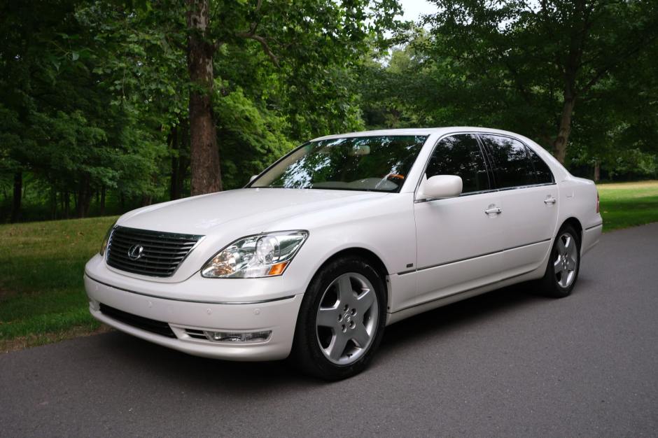 2004 Lexus LS sold at auction for $23,500