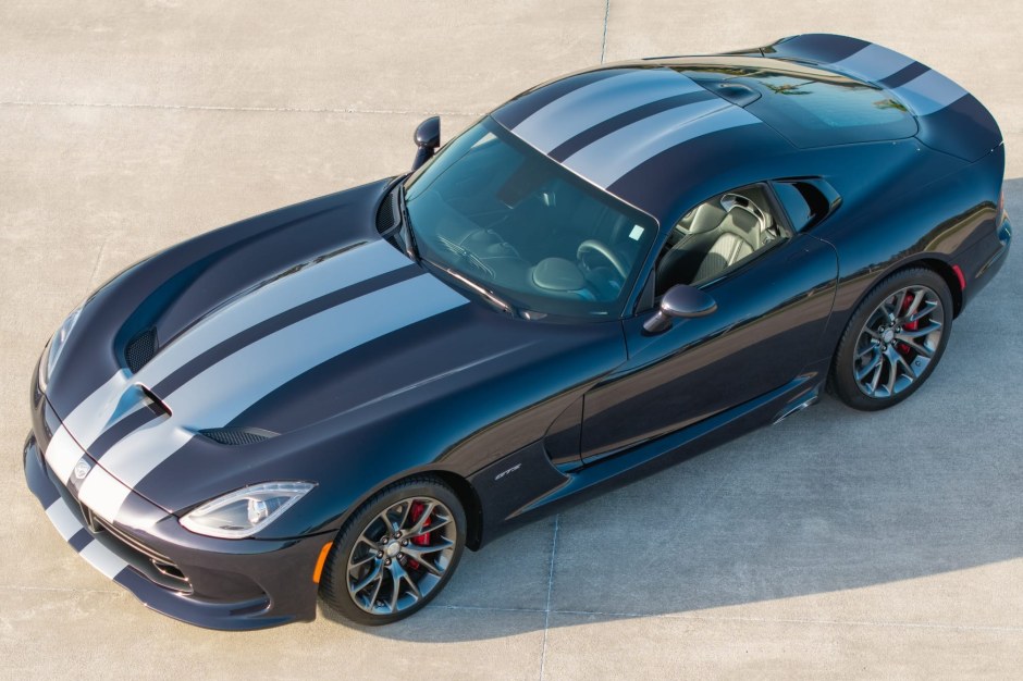 2013 Dodge Viper sold at auction for $230,000